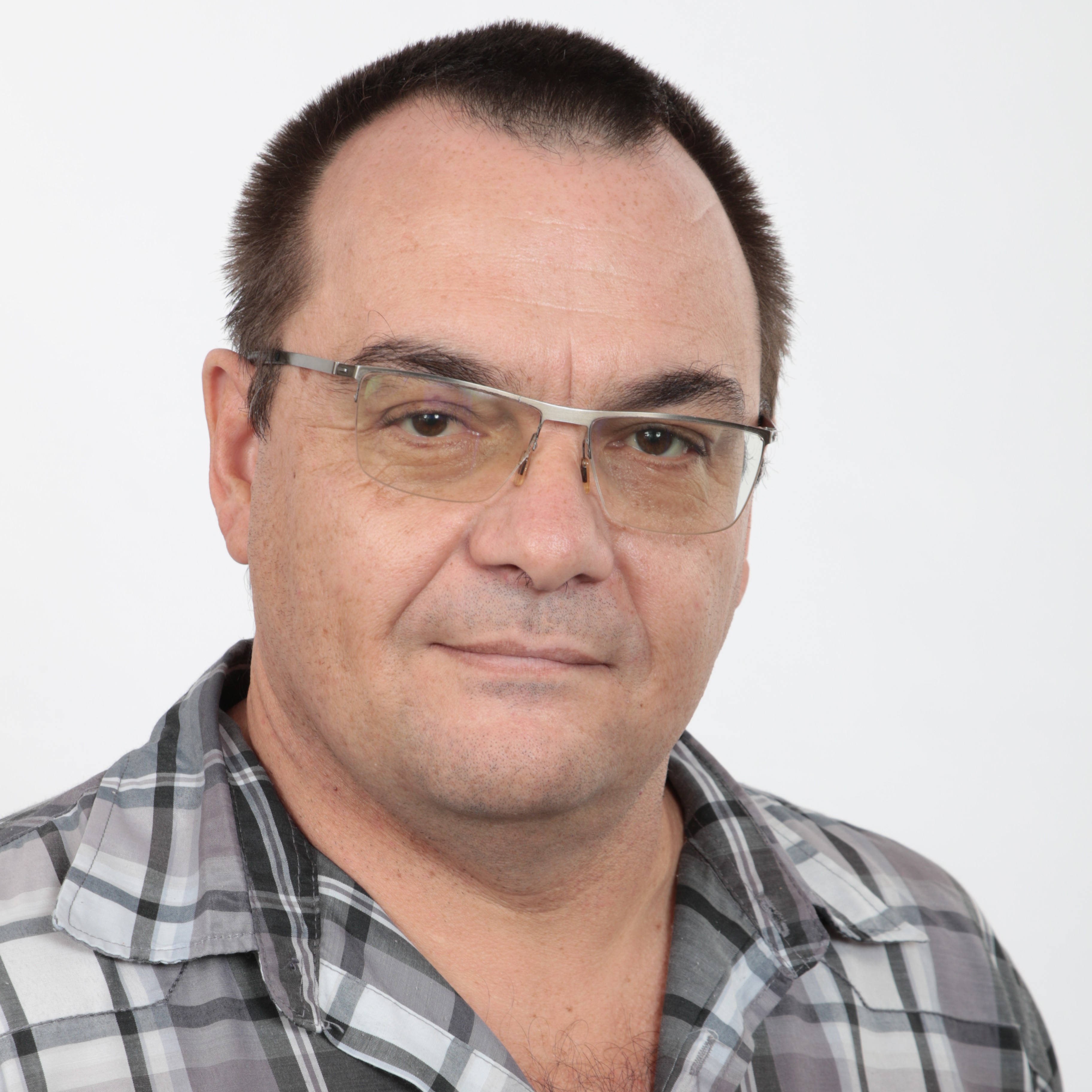 Prof Andries Engelbrecht