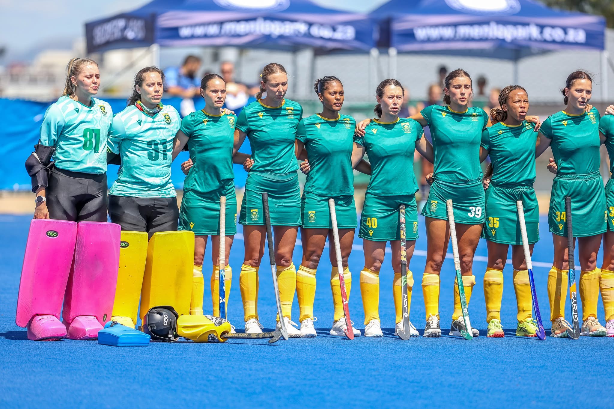 Jana-Mari Botha Balances Elite Hockey2.JPG
