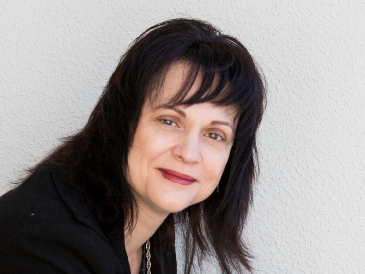 Dr Henriette Scholtz