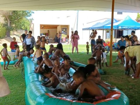 ChristmasParty2021_waterslide