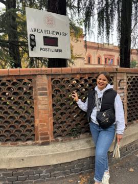 Chloe Appollis: Administrative Officer for Transport Services in Bologna