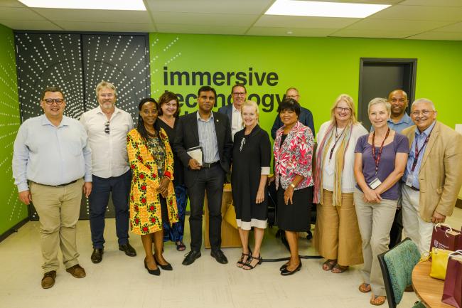 A demonstration in the Immersive Technology Lab at SU's Library