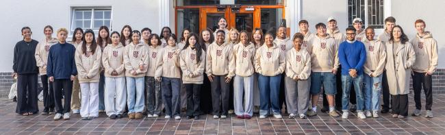 Group photo of SU International Summer School participants