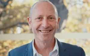 Head shot of Wayne Derman