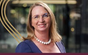 Prof Elmi Muller