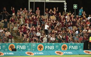 Maties-fans-during-the-2023-Varsity-Cup-match-credit-Luigi-Bennett-scaled.jpg