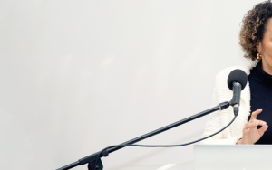 Afrika kan sy eie ontwikkeling finansier, en doen inderwaarheid reeds