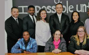 Bekroonde US Regskliniek bied broodnodige ondersteuning aan die plaaslike gemeenskap