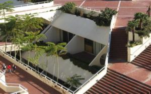 Biblioteekdienste en -hulpbronne tydens tydelike sluiting van geboue