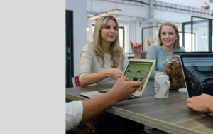 Calling on students to give their best Ideas Smash Pitch