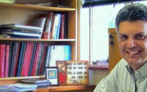 Distinguished SU academic honoured with Lifetime Award
