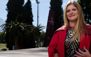 Psigiatrie-doktor sit gesin se PhD-tradisie voort; fokus op liefdesteleurstellings onder ontluikende volwassenes