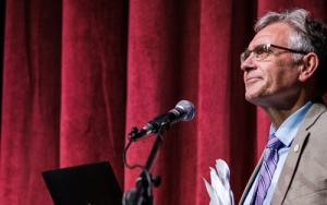 Rektor deel belangrikste US-hoogtepunte vir 2019 by personeelbyeenkoms