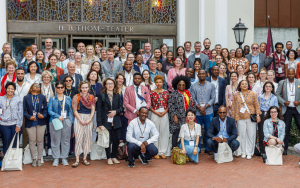 SIAN 2024-deelnemers voer druk gesprek oor internasionalisering in die hoër onderwys