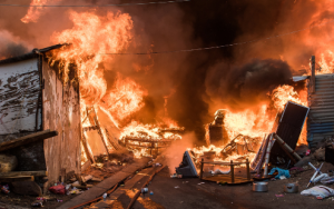 US help om heel eerste stel riglyne in die wêreld ontwikkel om brandrisiko in informele nedersettings te verminder