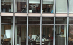 Vier-dag-werkweek nie ’n ‘wonderoplossing’ nie