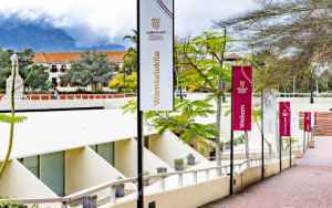 Afrika se Eerste Internasionale Skoolverlaterskwalifikasie Kry Momentum met Suksesvolle ISC Eksamen