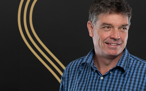 Prof Louis Jenkins ontvang internasionale mediese toekenning