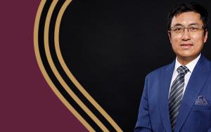 Prof Yin-Zhe Ma help ontrafel geheimenisse van die heelal