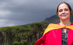 Professor in Filosofie behaal tweede PhD in Visuele Kunste