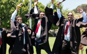 Stampvol gradeplegtigheidsweek vir US met rekordoes kwalifikasies