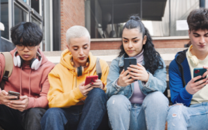 Uncertainty about social media’s role in adolescent mental health