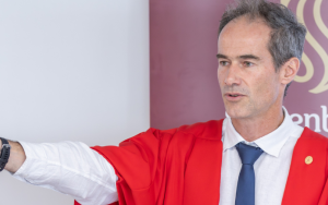 Prof Bernard Bekker from the Department of Electrical and Electronic Engineering photographed during his inaugural lecture on the Stellenbosch campus.