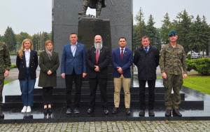 Kirwan Adams with Polish colleagues at the General Tadeusz Kościuszko Military University of Land Forces in Wrocław, Poland