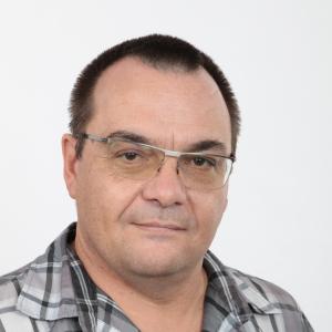 Prof Andries Engelbrecht