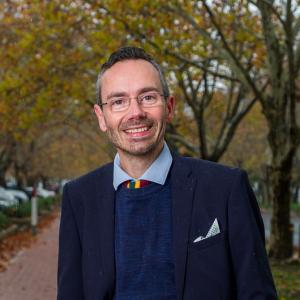 Prof Ben Loos