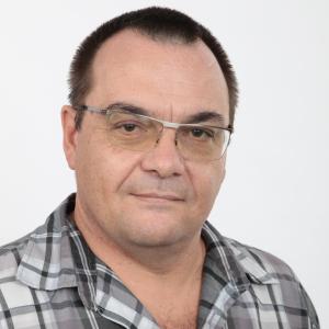 Prof Andries Engelbrecht