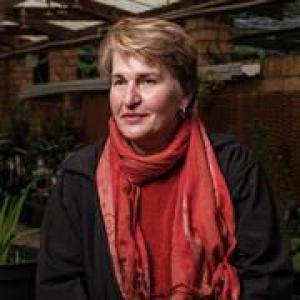 Professor Leanne Dreyer