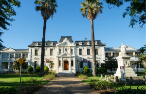 Click on the icon to access the faculty's webpage. Picture of outside the Theology faculty building. 