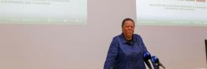 BRICS-universiteite kan ontwikkelings-uitdagings help oplos - Minister Naledi Pandor
