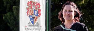 'Daar is geen hysers na sukses, ek moes die trappe klim' sê gehoorgestremde gegradueerde
