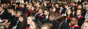 Klink 'n glasie saam met alumni-span