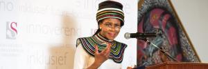 'Stellenbossers moet saampraat' - Ramphele