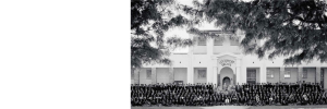 Universiteit Stellenbosch fasiliteer die terugbesorging van skoolbanke na die ou Lückhoff-skoolgebou