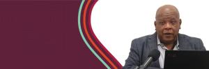 Prof Jonathan Jansen besin oor demokrasie, die Amerikaanse president Donald Trump, en die rol van SA universiteite