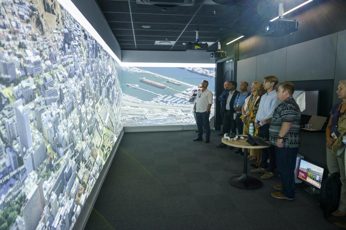 A demonstration in the Immersive Technology Lab at SU's Library