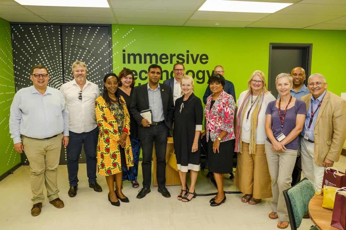 A demonstration in the Immersive Technology Lab at SU's Library