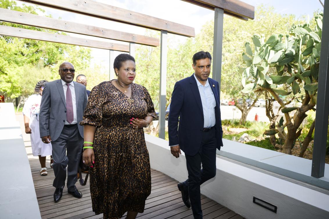 Deputy Minister of Higher Education Dr Mimmy Gondwe confirmed Stellenbosch University’s preparedness for the 2026 academic year during the first stop of a national readiness tour