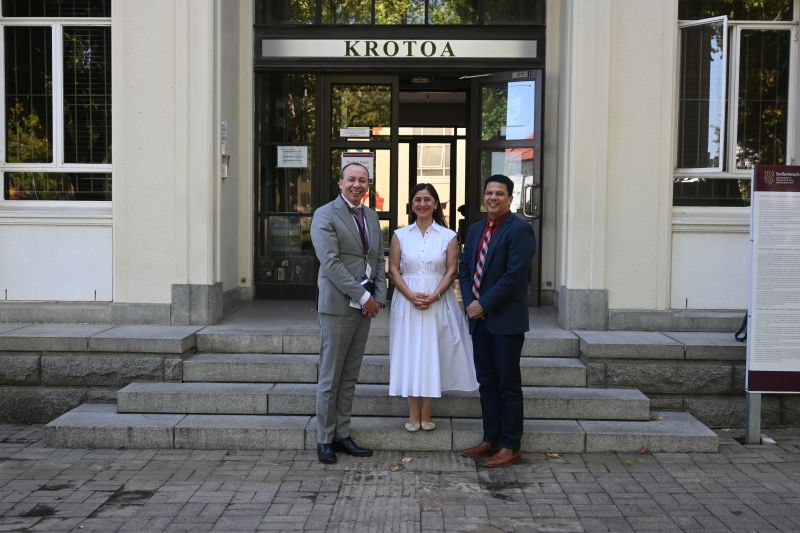 A Visit from Koç University, Prof Acar (Vice President for Academic Affairs), engaging with Prof Richard Stevens (Deputy Vice Chancellor for Learning and Teaching) and Prof Reuben Pfukwa